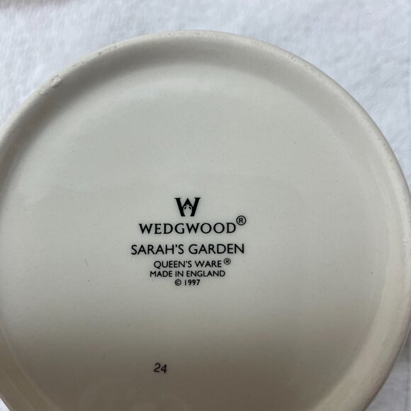 Wedgwood Sarah's Garden Queen's Ware Made in Enlgand - Picture 5 of 5